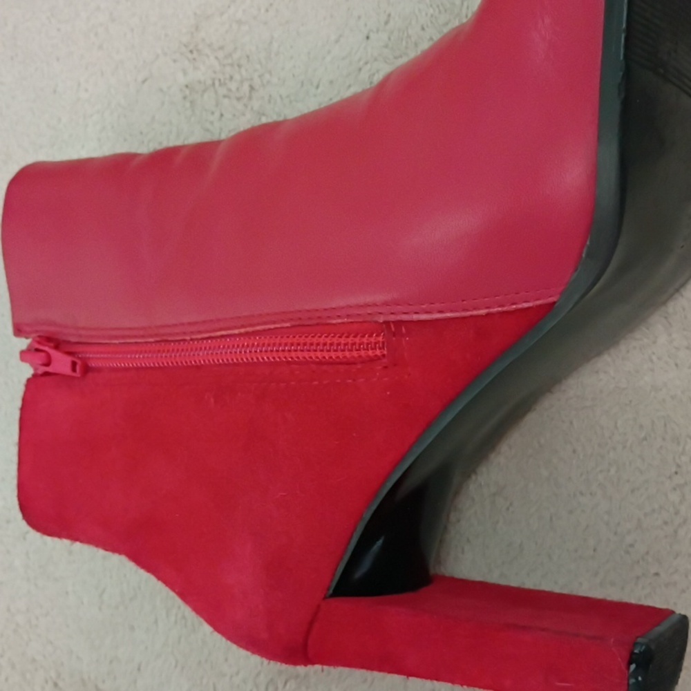 Elegant Red Women's Ankle Boots. - Picture 10 of 12